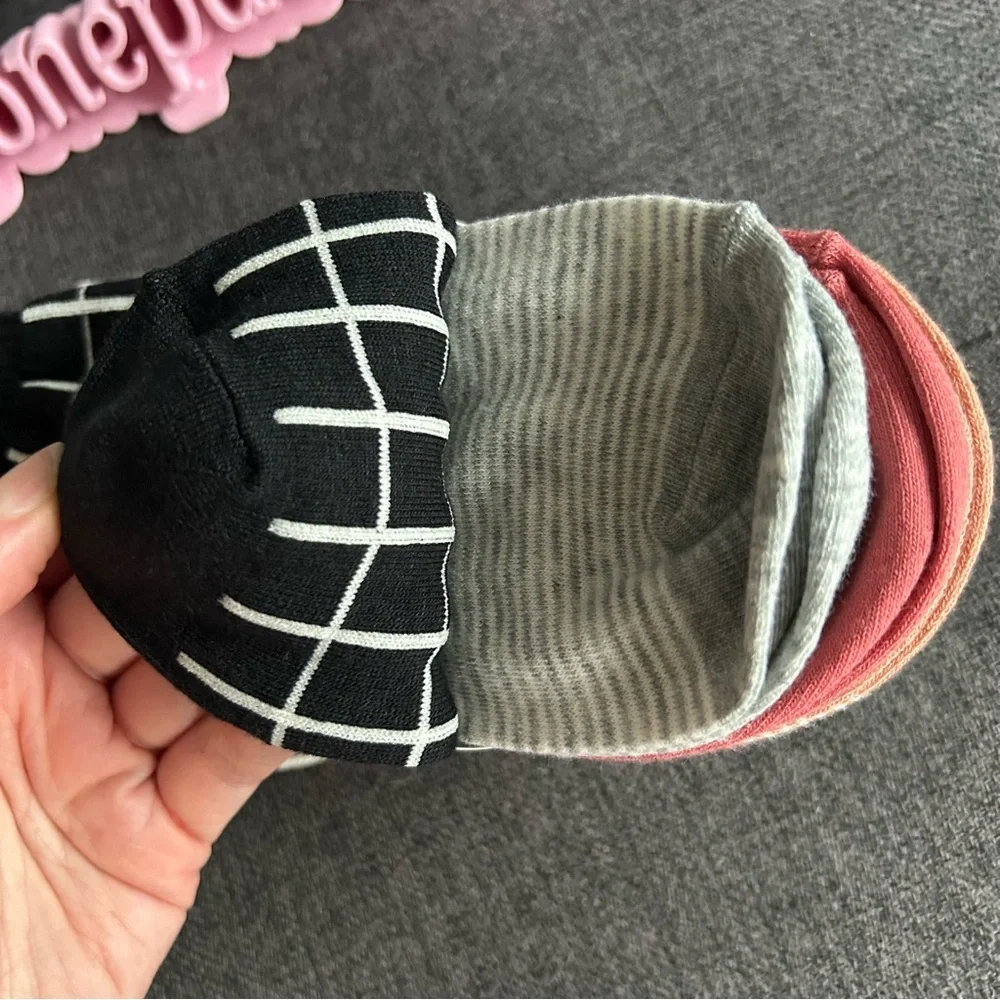 Old Navy Set/6 Women’s Abstract Geometric Theme Variety Ankle Socks, One Size